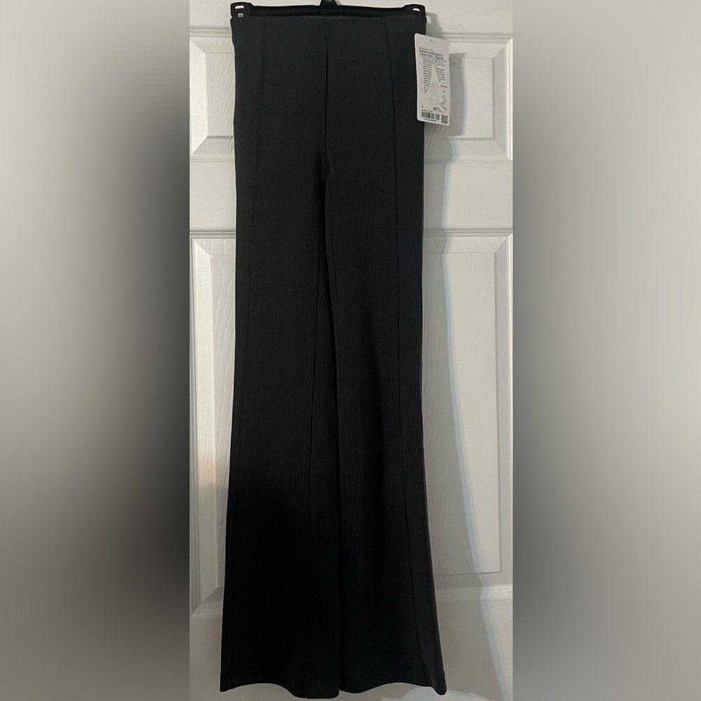 NWT Lululemon black ribbed leggings.
